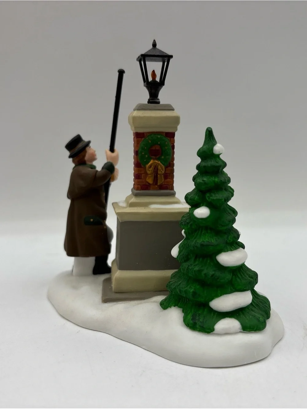 Department 56 1995 Vintage Heritage Village Collection Ye Olde Lamplighter 58393